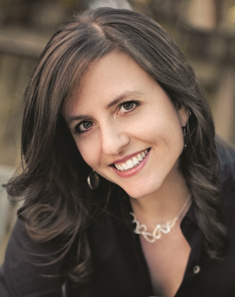 Writer Rebecca Skloot smiles for a headshot.