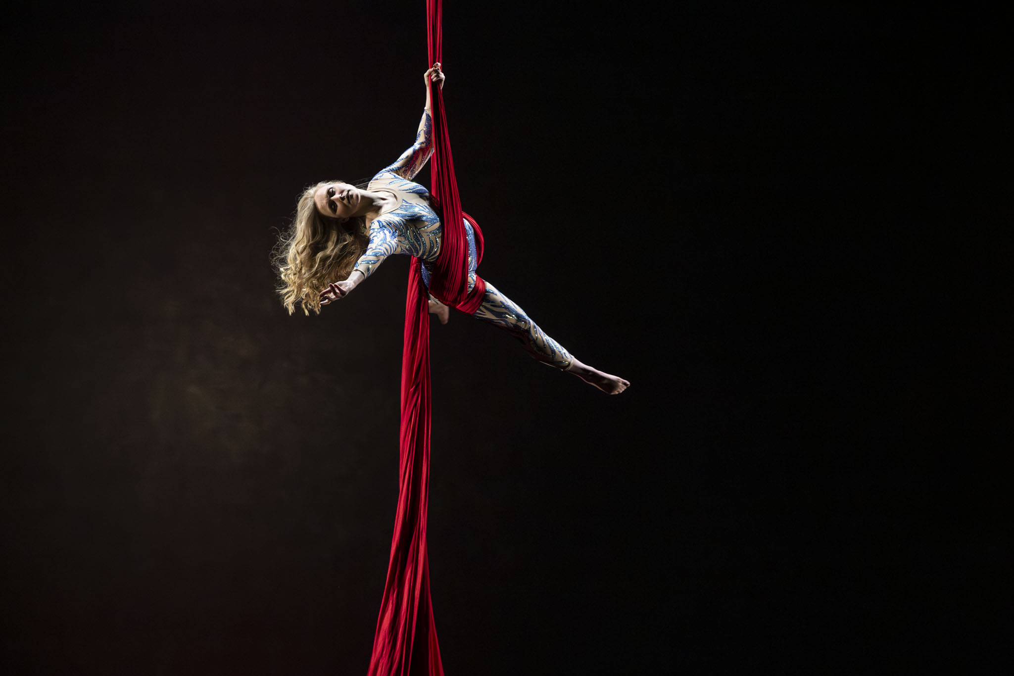 Sasha Galitzki performing an aerial act.