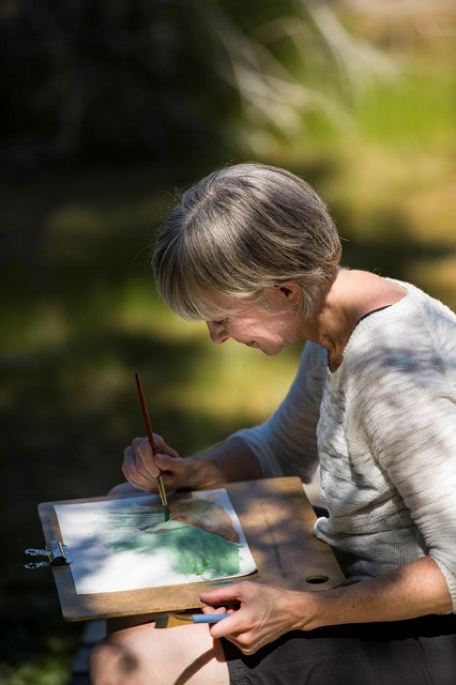 Drawn to Nature participant at the Cave and Basin | Banff Centre 