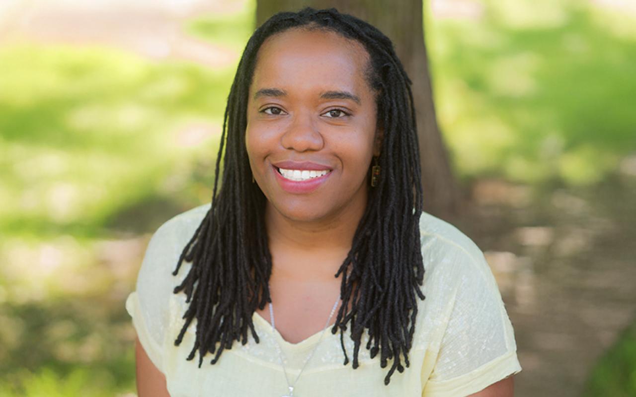 Headshot Dr. Cheryl Thompson