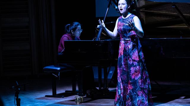 Claire Latosinsky, voice; Futian Yao, piano. Photo by Rita Taylor, Banff Centre 2022. 