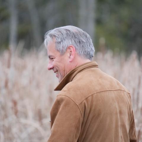 Headshot of Drew Hayden Taylor 
